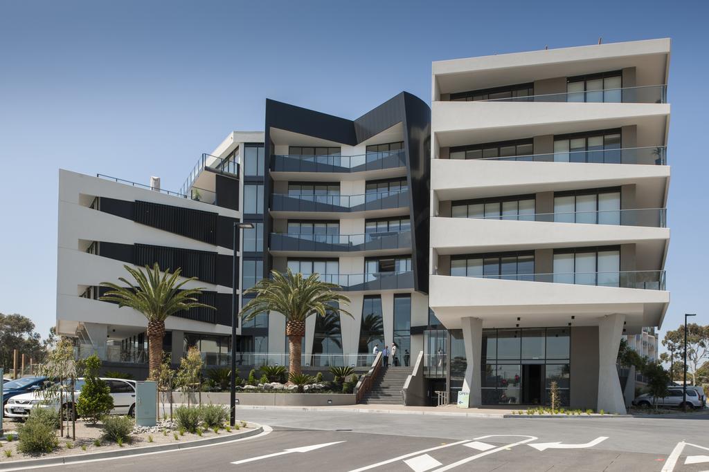 Caroline Serviced Apartments Сандрингъм Екстериор снимка
